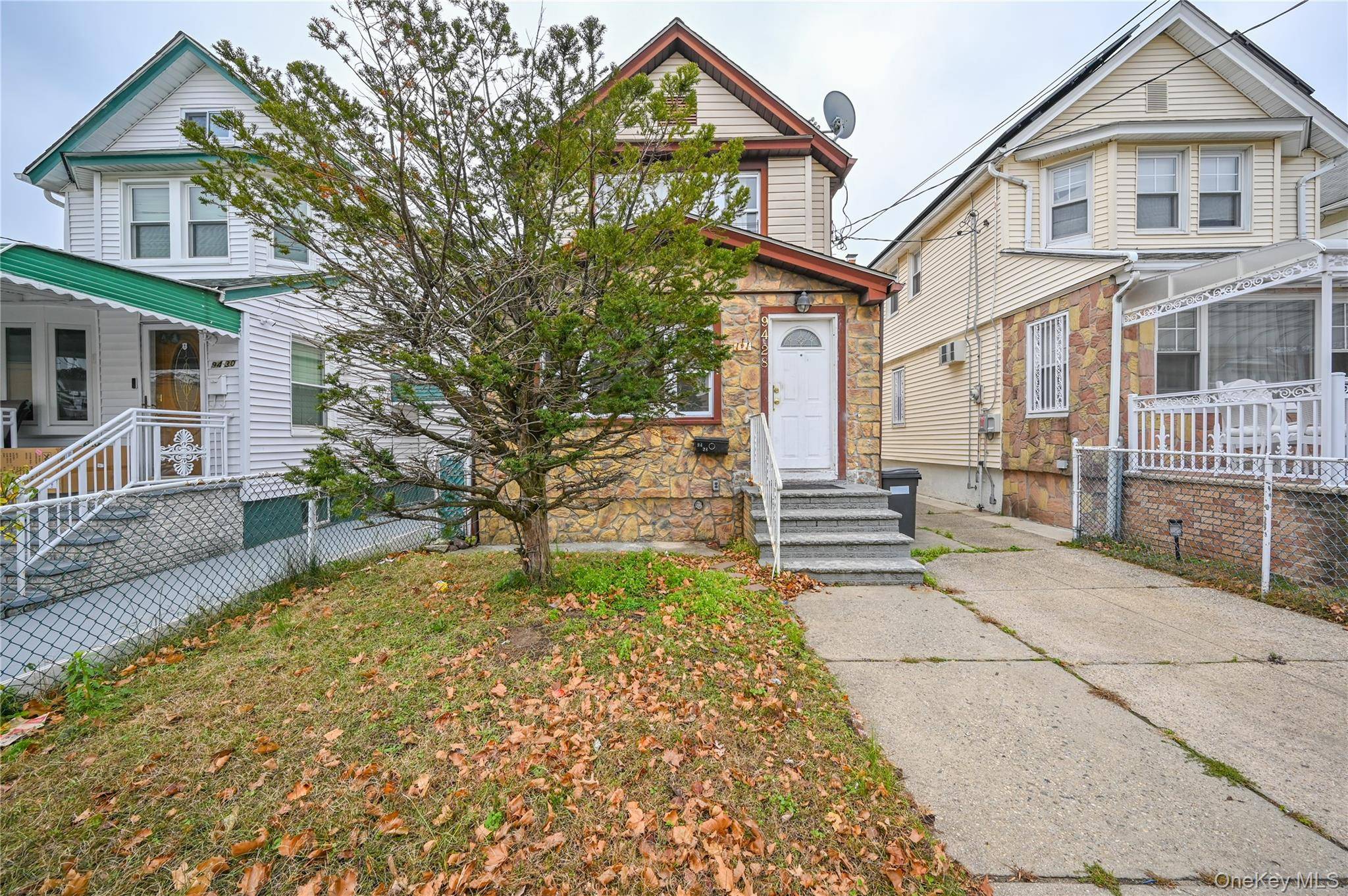 Casa com 3 Quartos à Venda em Queens Village - Nova Iorque - EUA - 2