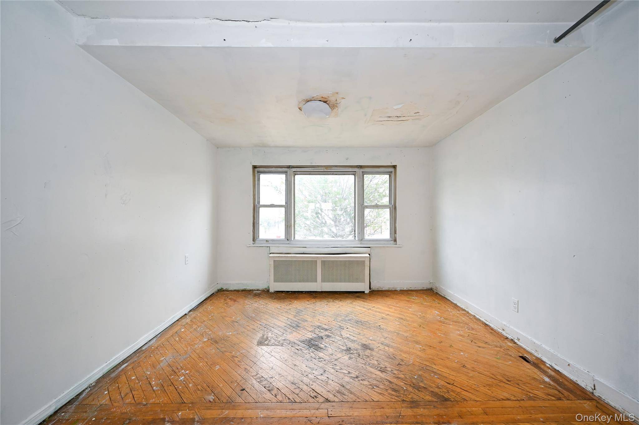 Casa com 3 Quartos à Venda em Queens Village - Nova Iorque - EUA - 8