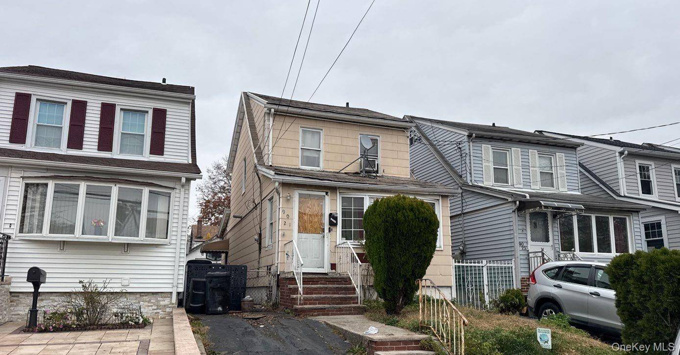 3 Bedroom Home for Sale in Queens Village - New York - USA - 2
