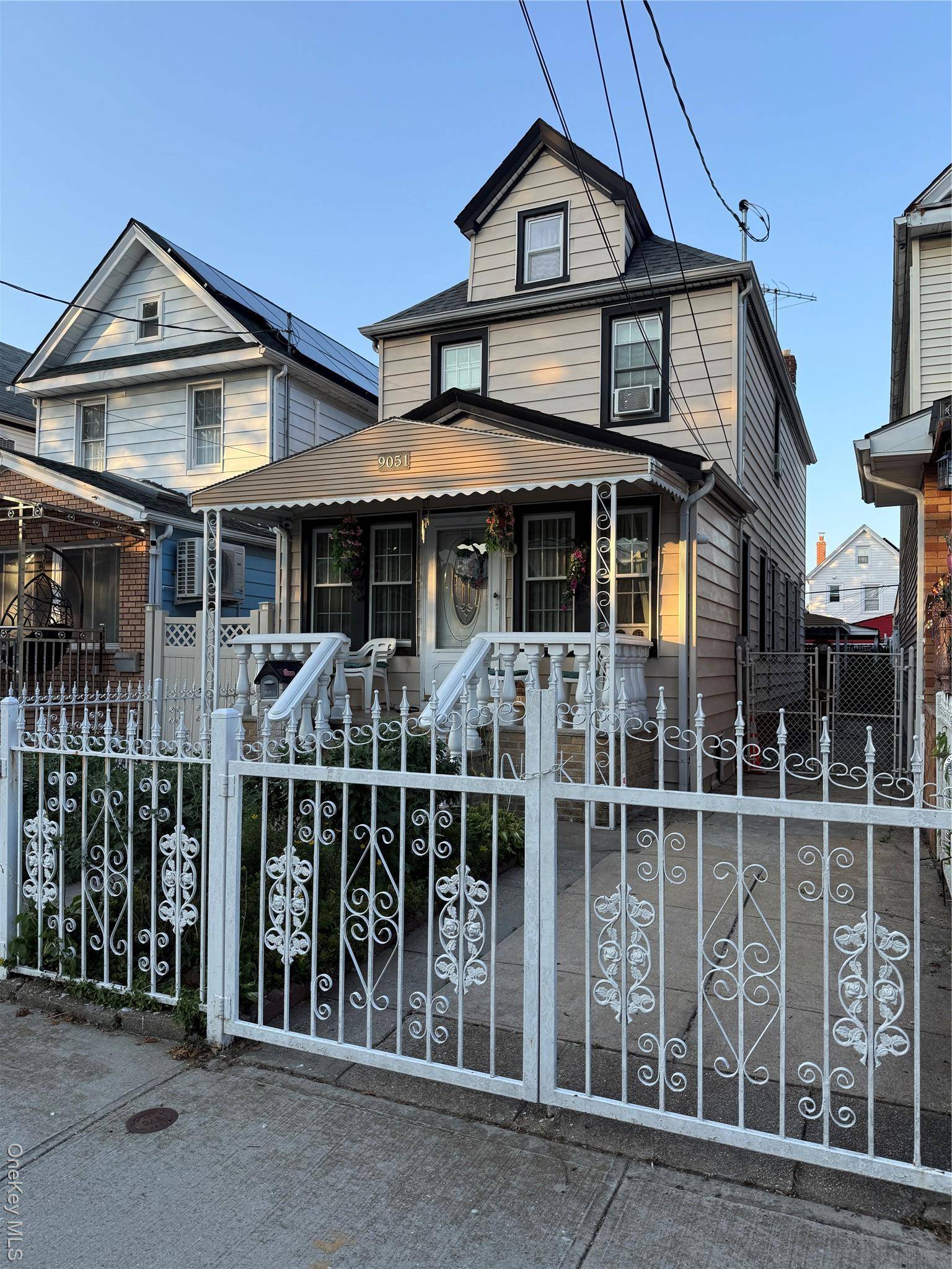 Casa com 3 Quartos à Venda em Queens Village - Nova Iorque - EUA - 2