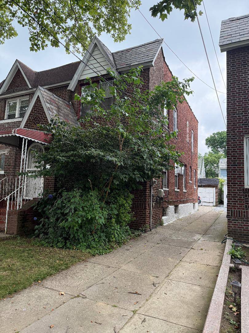 Hogar con 3 Dormitorios en Venta en Queens Village - Nueva York - EE. UU. - 2