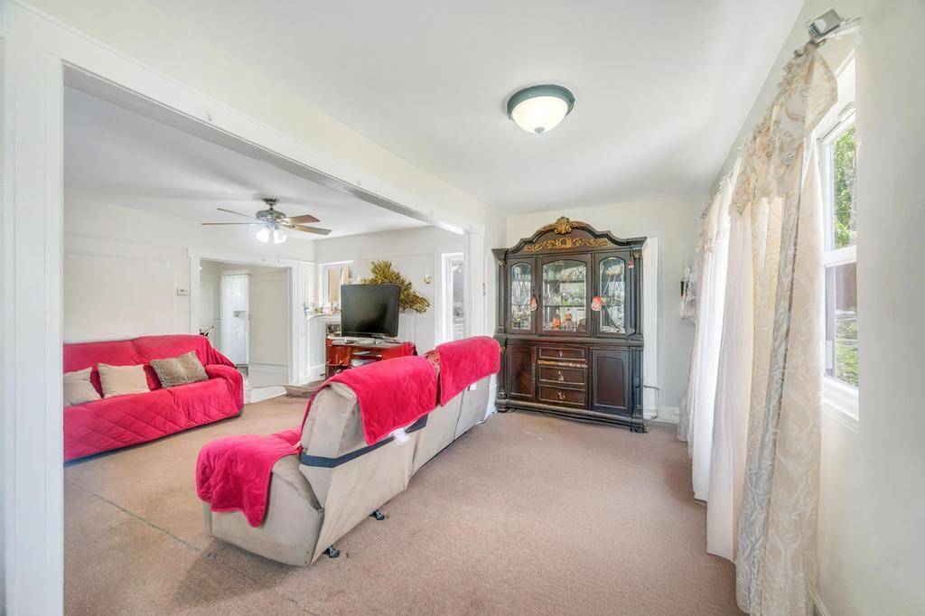 3 Bedroom Home for Sale in Queens Village - New York - USA - 8
