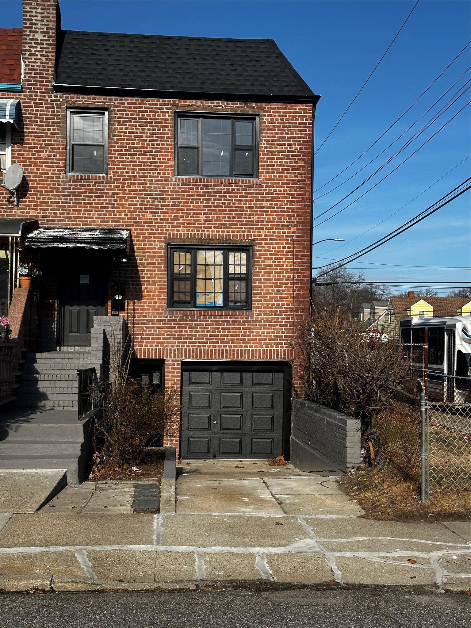 Hogar con 3 Dormitorios en Venta en Queens Village - Nueva York - EE. UU. - 1