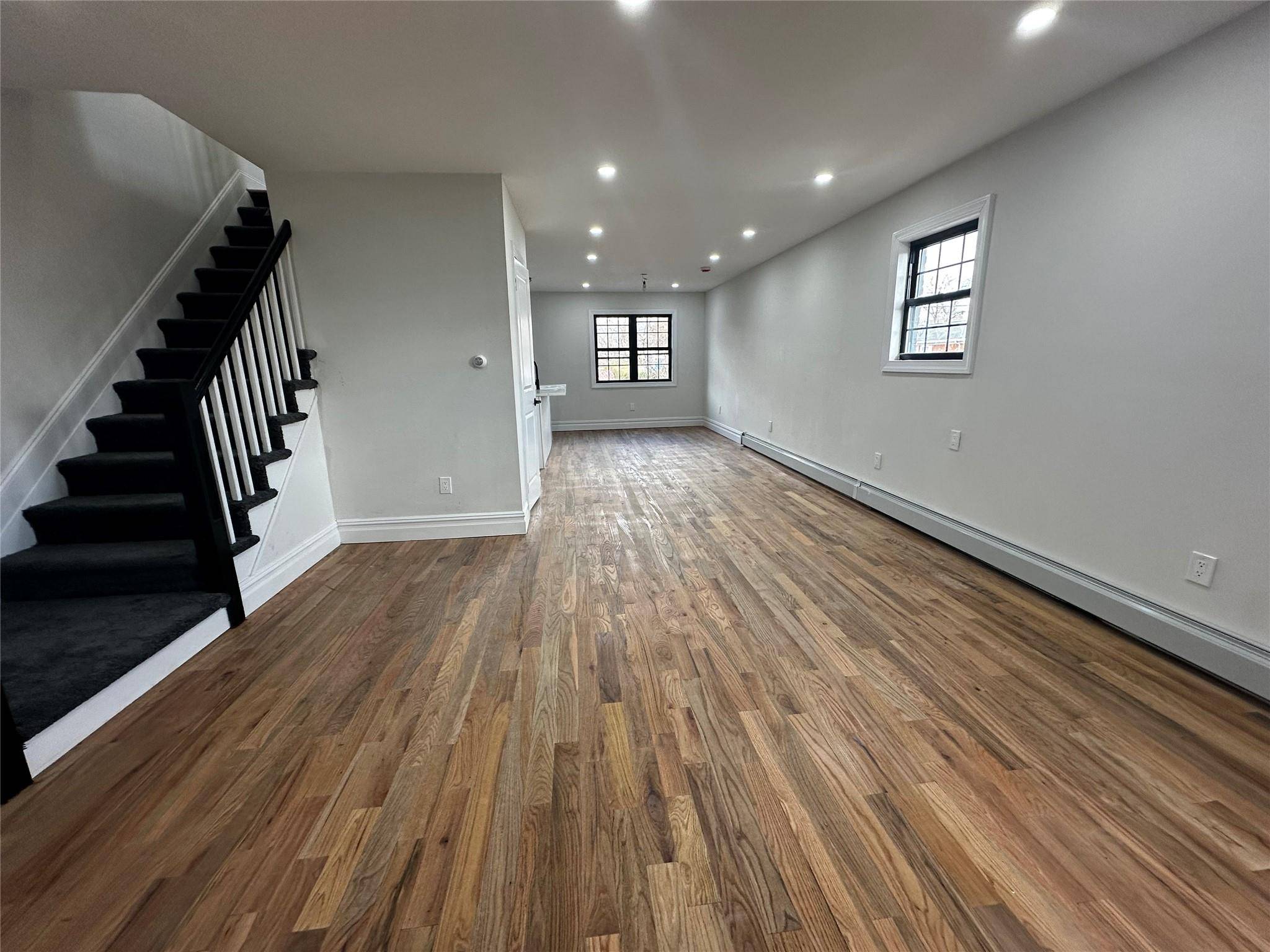 Hogar con 3 Dormitorios en Venta en Queens Village - Nueva York - EE. UU. - 2