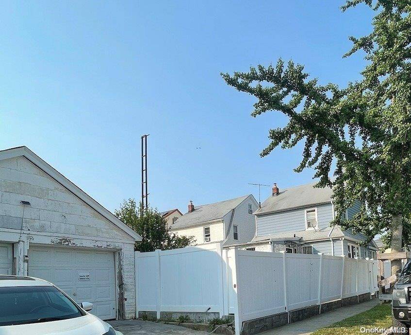 Casa com 3 Quartos à Venda em Queens Village - Nova Iorque - EUA - 2