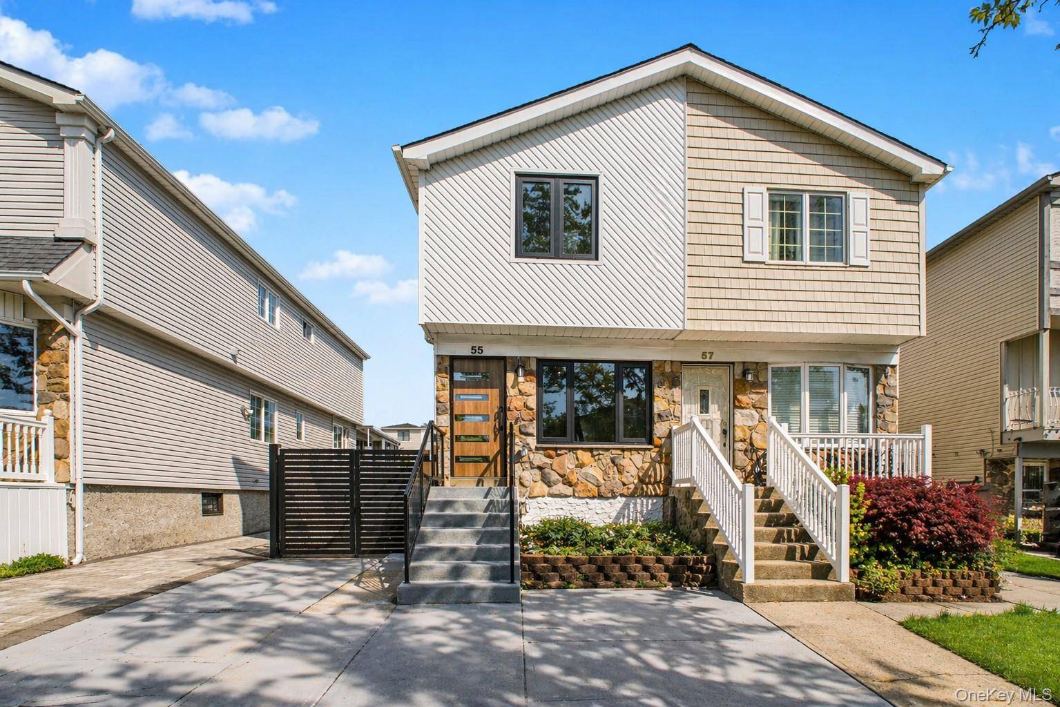 Casa com 3 Quartos à Venda em Staten Island - Nova Iorque - EUA - 1