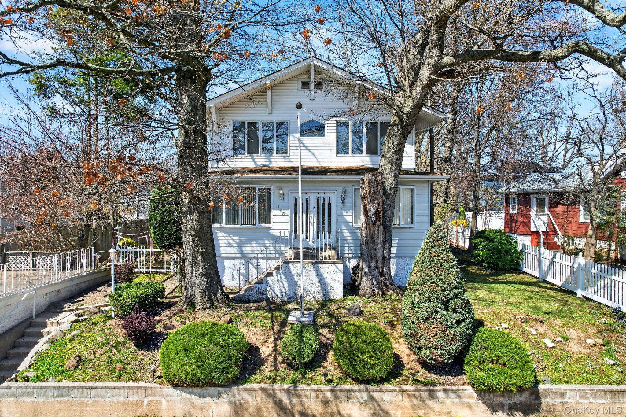 Casa com 3 Quartos à Venda em Staten Island - Nova Iorque - EUA - 1