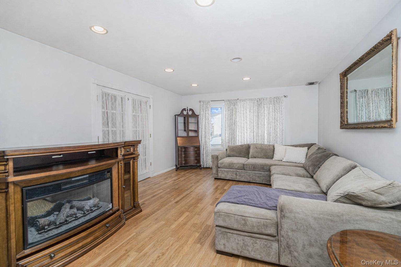 Casa com 3 Quartos à Venda em Staten Island - Nova Iorque - EUA - 4