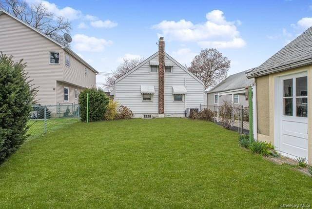 Casa com 3 Quartos à Venda em Staten Island - Nova Iorque - EUA - 2