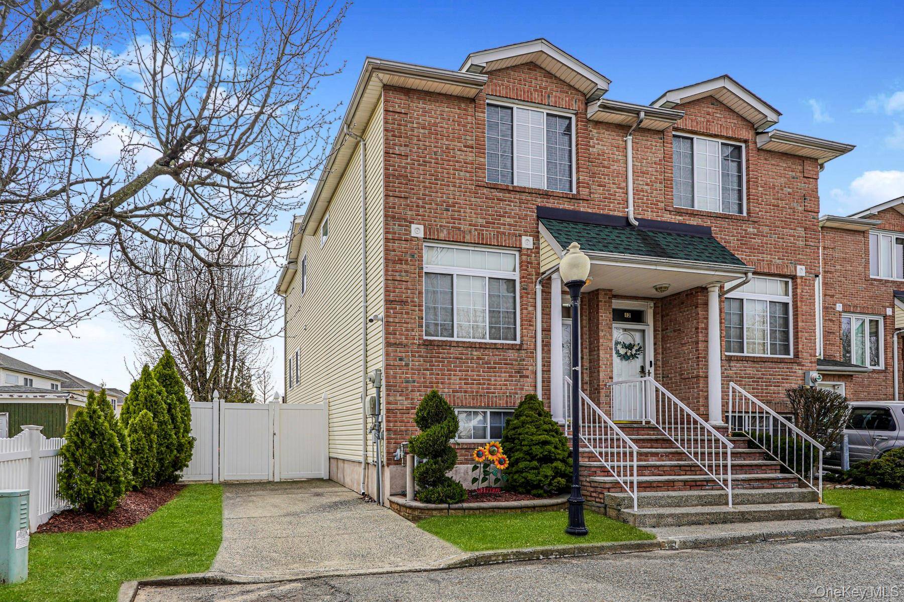 Casa com 3 Quartos à Venda em Staten Island - Nova Iorque - EUA - 2