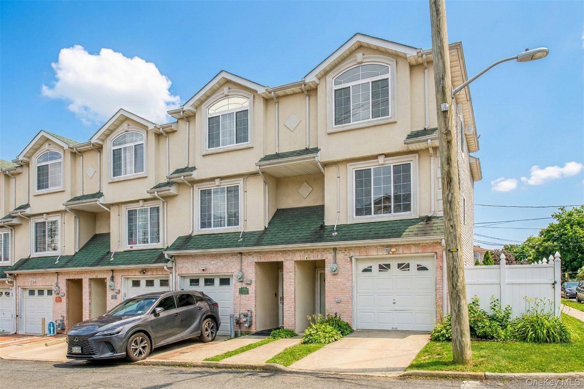 Casa com 3 Quartos à Venda em Staten Island - Nova Iorque - EUA - 2