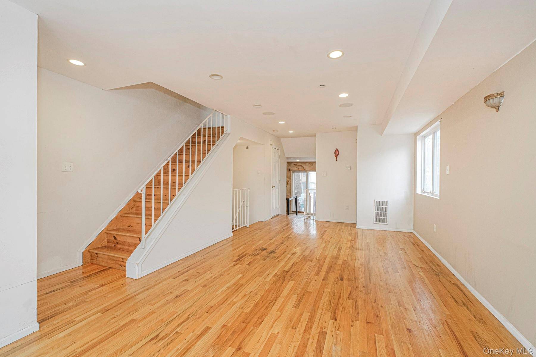 Casa com 3 Quartos à Venda em Staten Island - Nova Iorque - EUA - 8