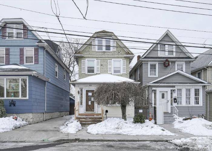 Casa com 3 Quartos à Venda em Staten Island - Nova Iorque - EUA - 1