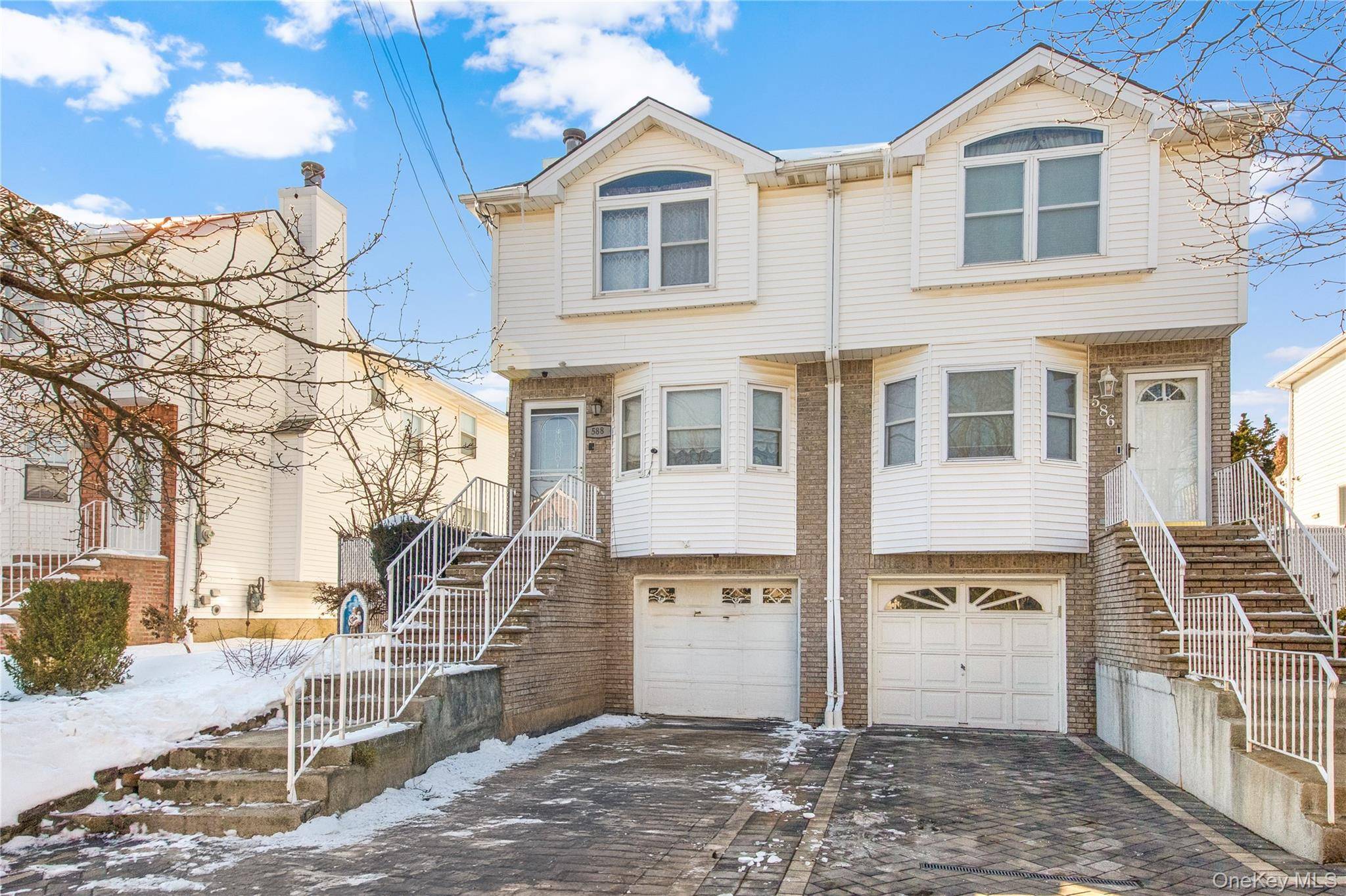 Casa com 3 Quartos à Venda em Staten Island - Nova Iorque - EUA - 1