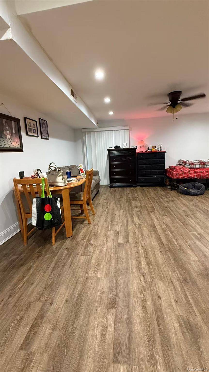 Casa com 3 Quartos à Venda em Staten Island - Nova Iorque - EUA - 2