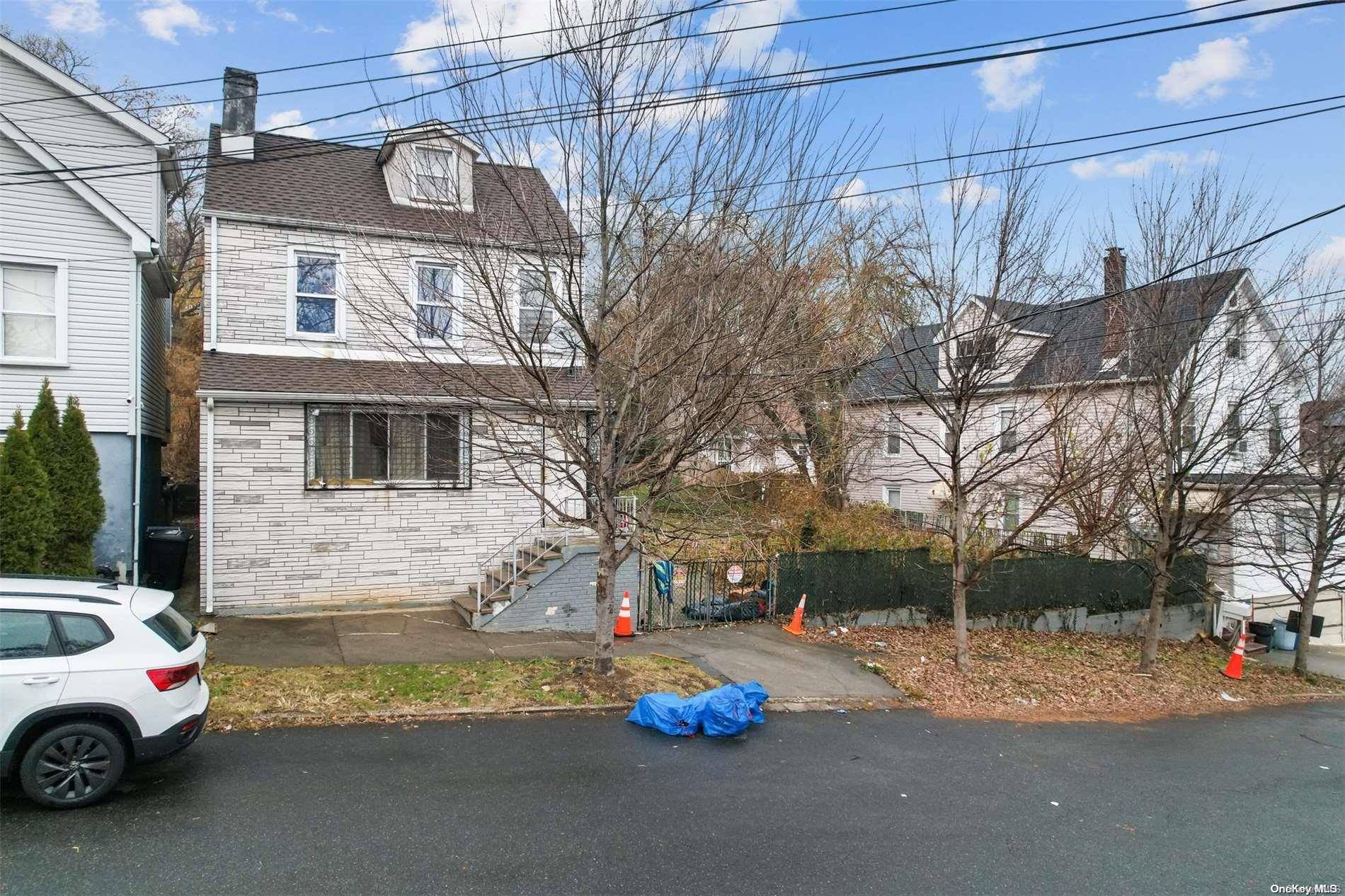 Casa com 3 Quartos à Venda em Staten Island - Nova Iorque - EUA - 2