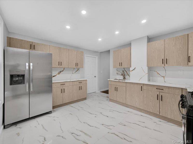 Casa com 3 Quartos à Venda em Suffern - Nova Iorque - EUA - 4