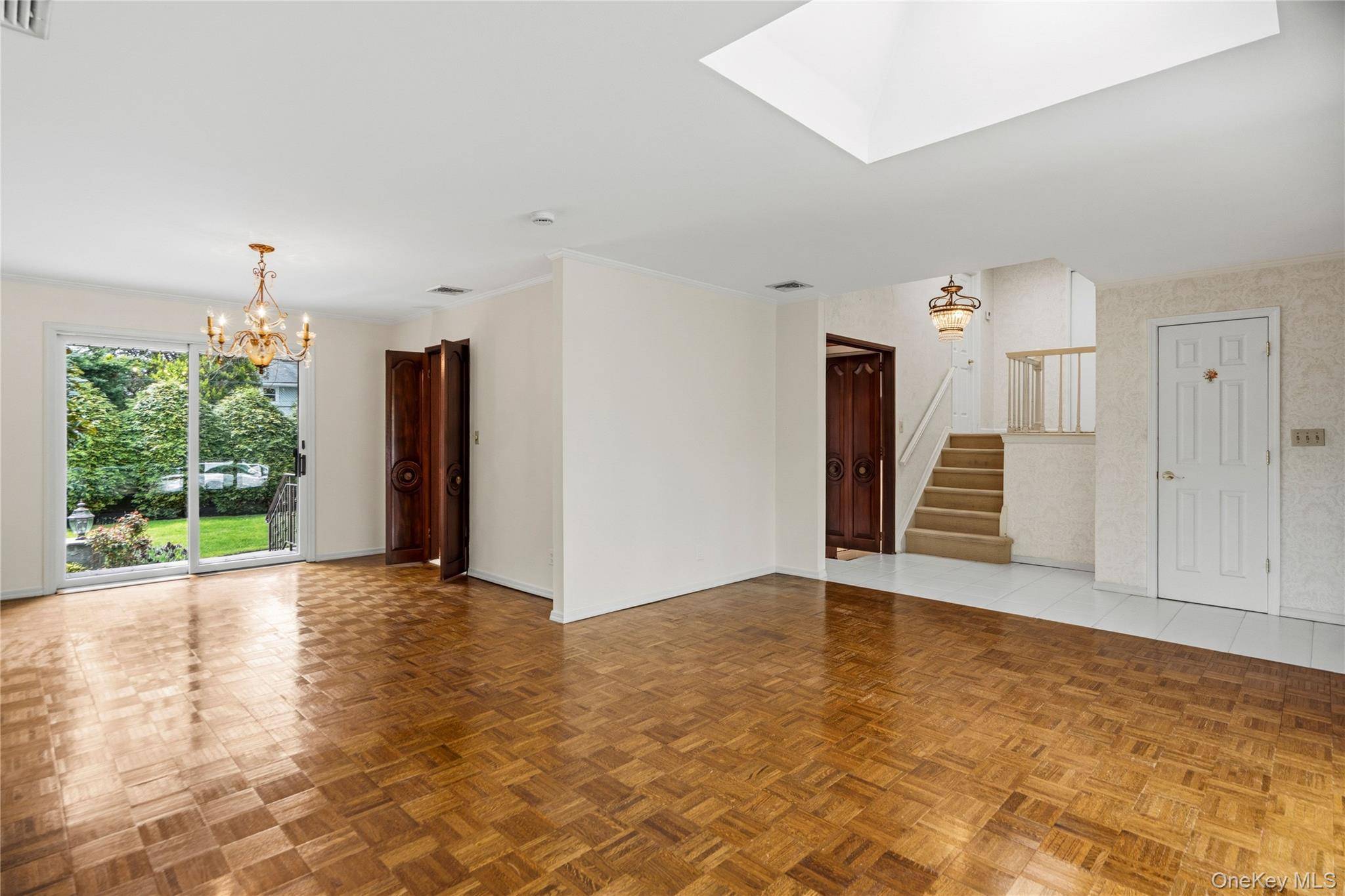 Casa com 3 Quartos à Venda em Syosset - Nova Iorque - EUA - 4