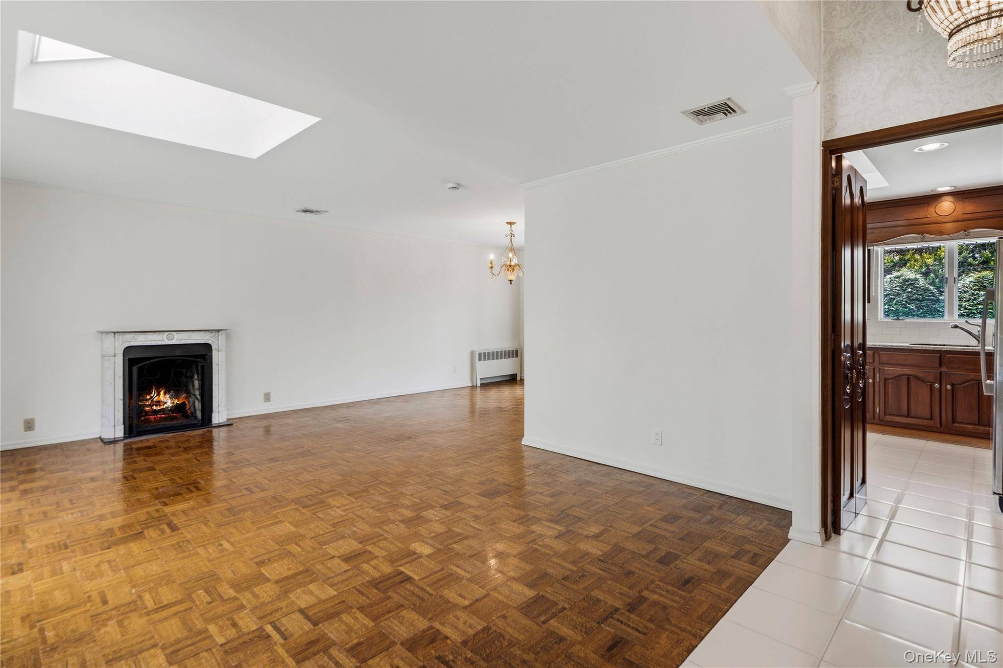 Casa com 3 Quartos à Venda em Syosset - Nova Iorque - EUA - 8