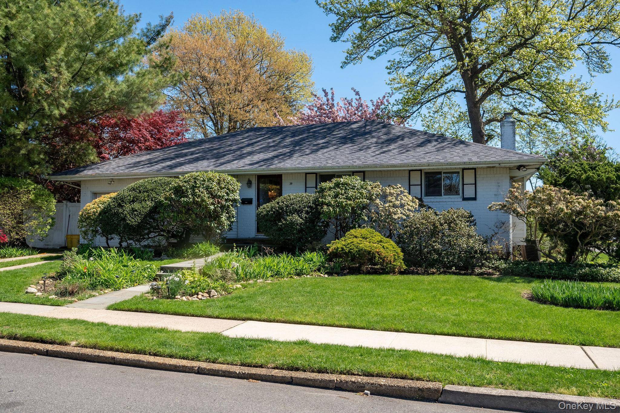 Casa com 3 Quartos à Venda em Syosset - Nova Iorque - EUA - 1