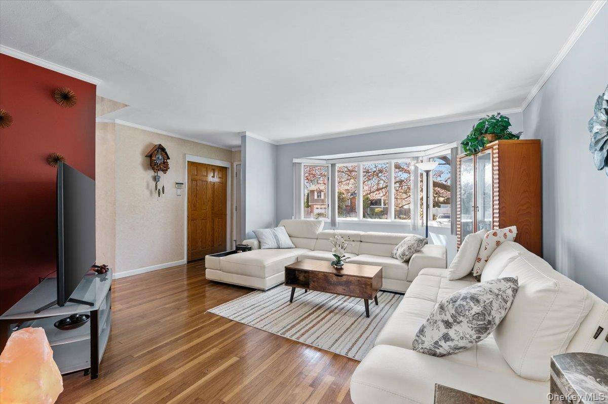 Casa com 3 Quartos à Venda em Syosset - Nova Iorque - EUA - 2