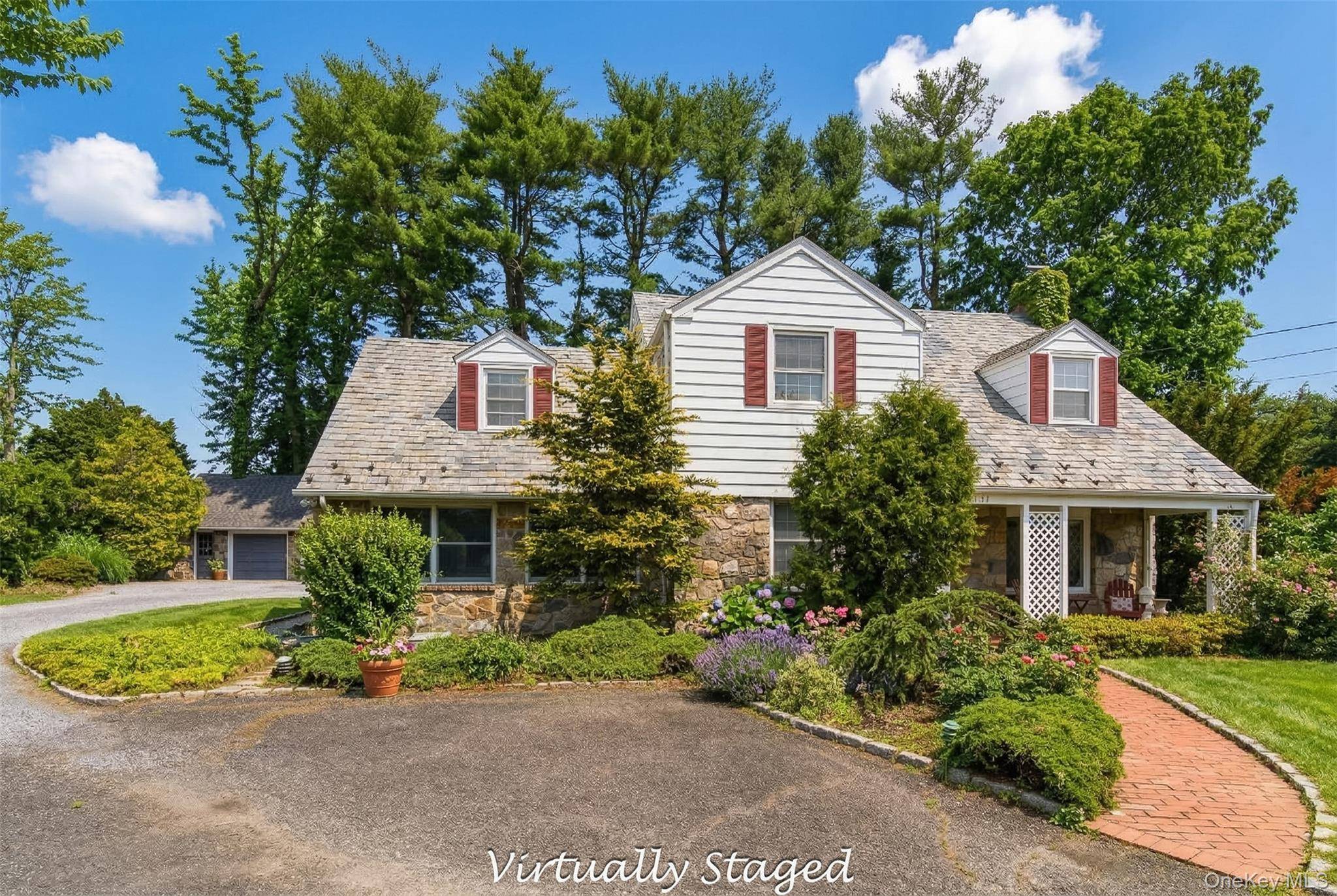 Casa com 3 Quartos à Venda em Syosset - Nova Iorque - EUA - 1