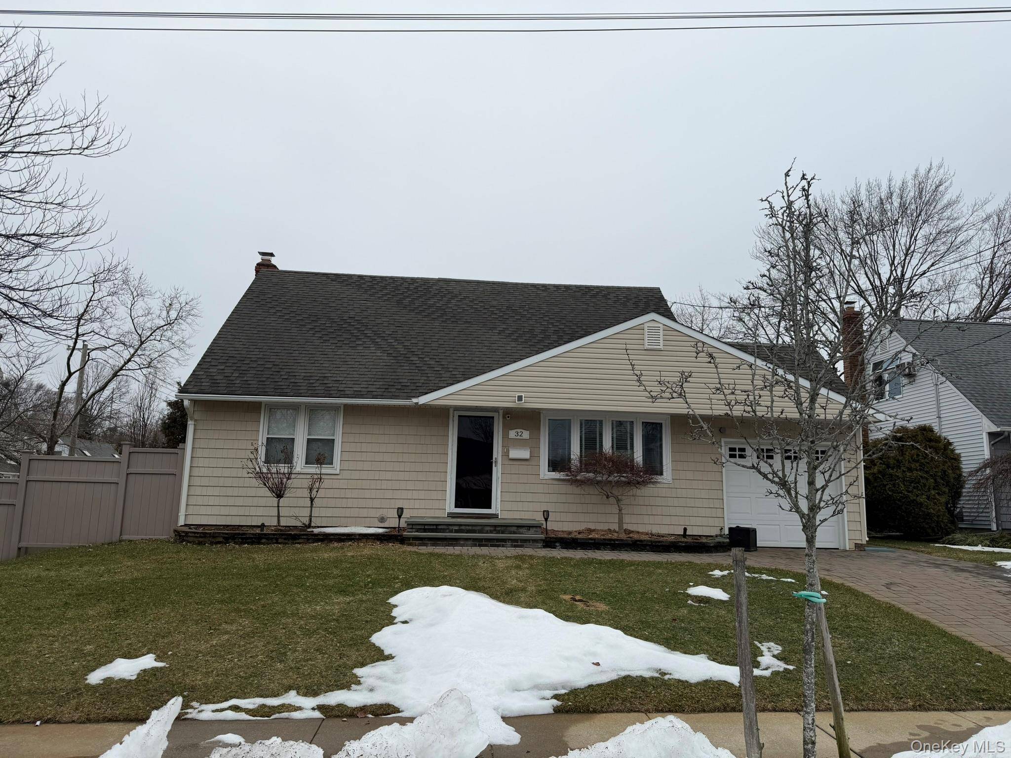 Casa com 3 Quartos à Venda em Syosset - Nova Iorque - EUA - 1