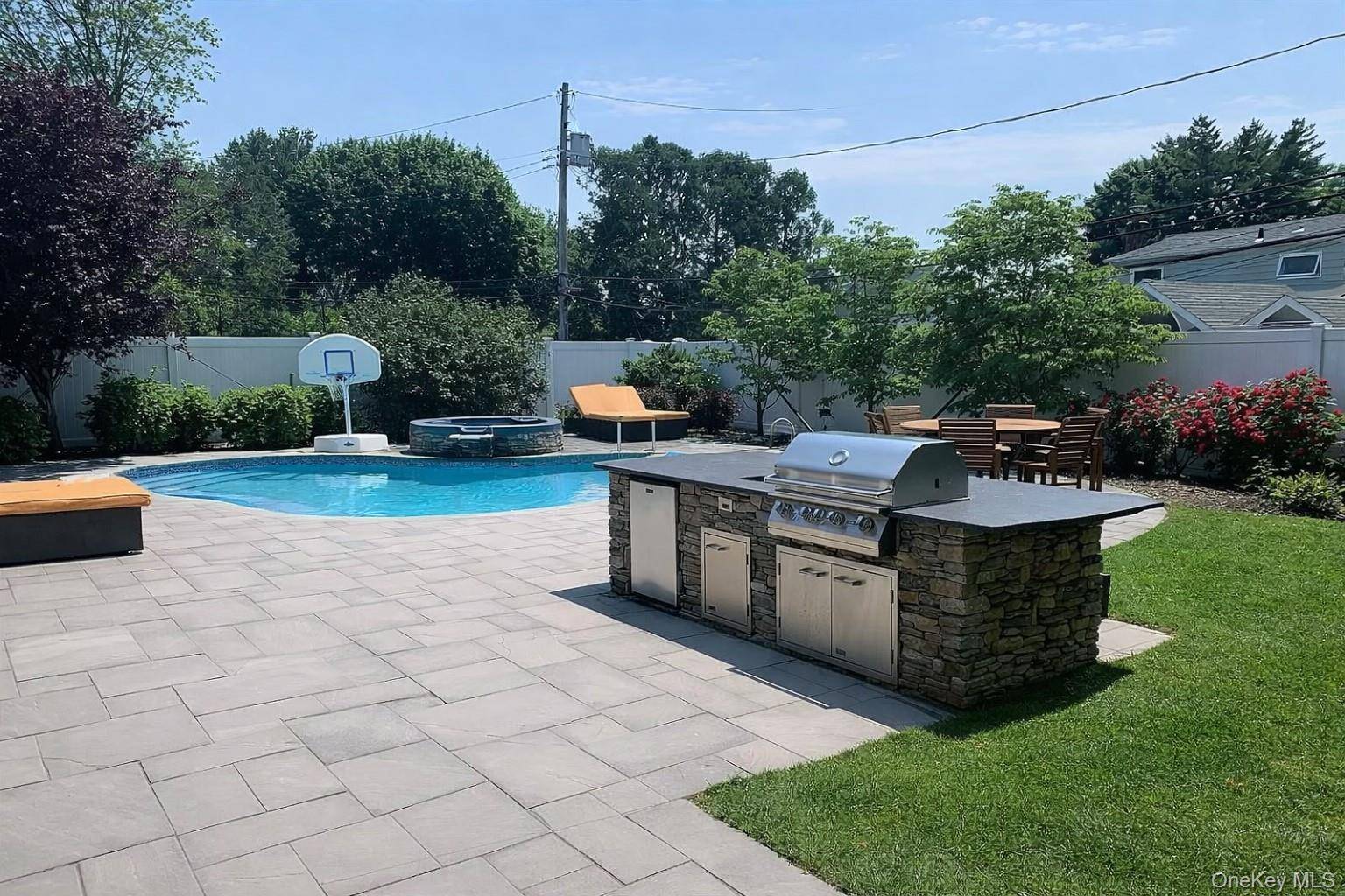Casa com 3 Quartos à Venda em Syosset - Nova Iorque - EUA - 2