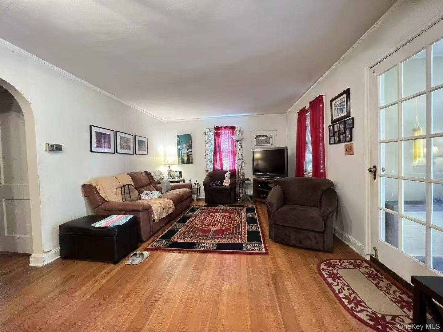 Casa com 4 Quartos à Venda em New Hyde Park - Nova Iorque - EUA - 3