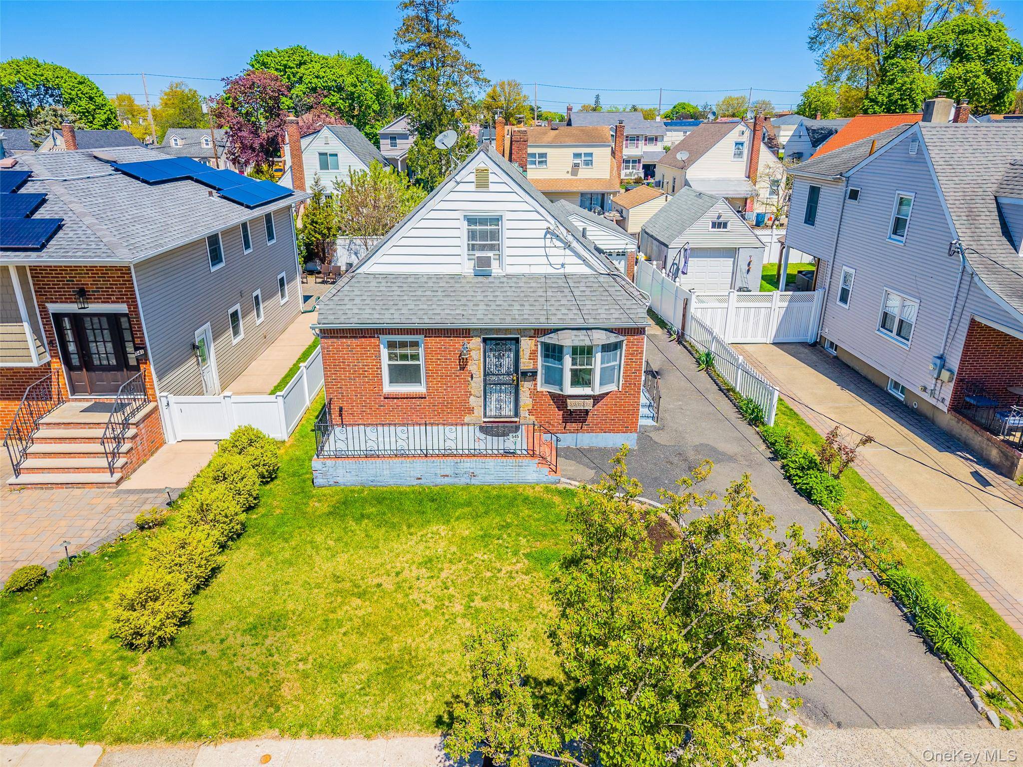 Home avec 4 chambres à Vendre à New Hyde Park - Nova Iorque - EUA - 3