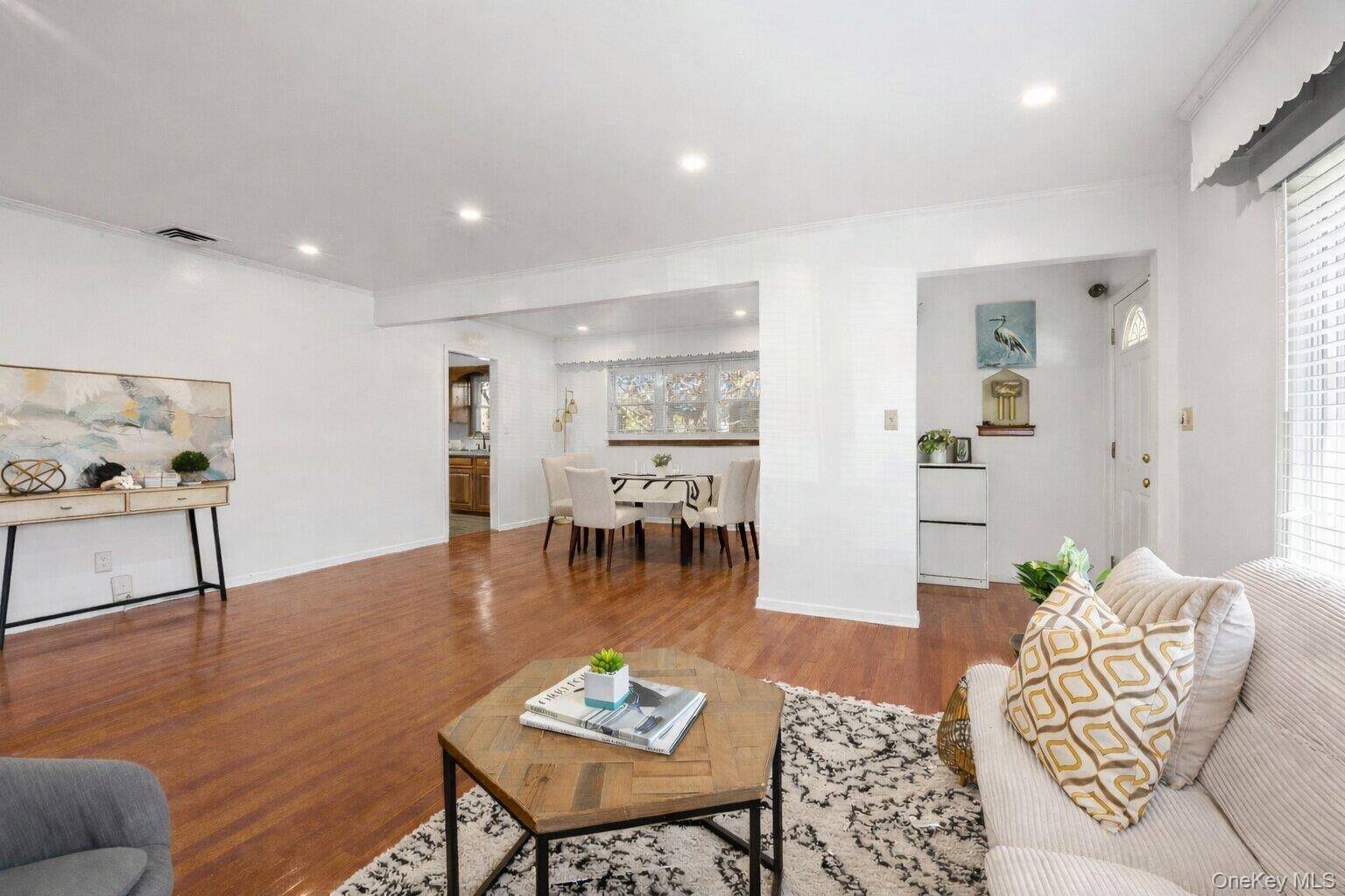 Casa com 4 Quartos à Venda em New Hyde Park - Nova Iorque - EUA - 7