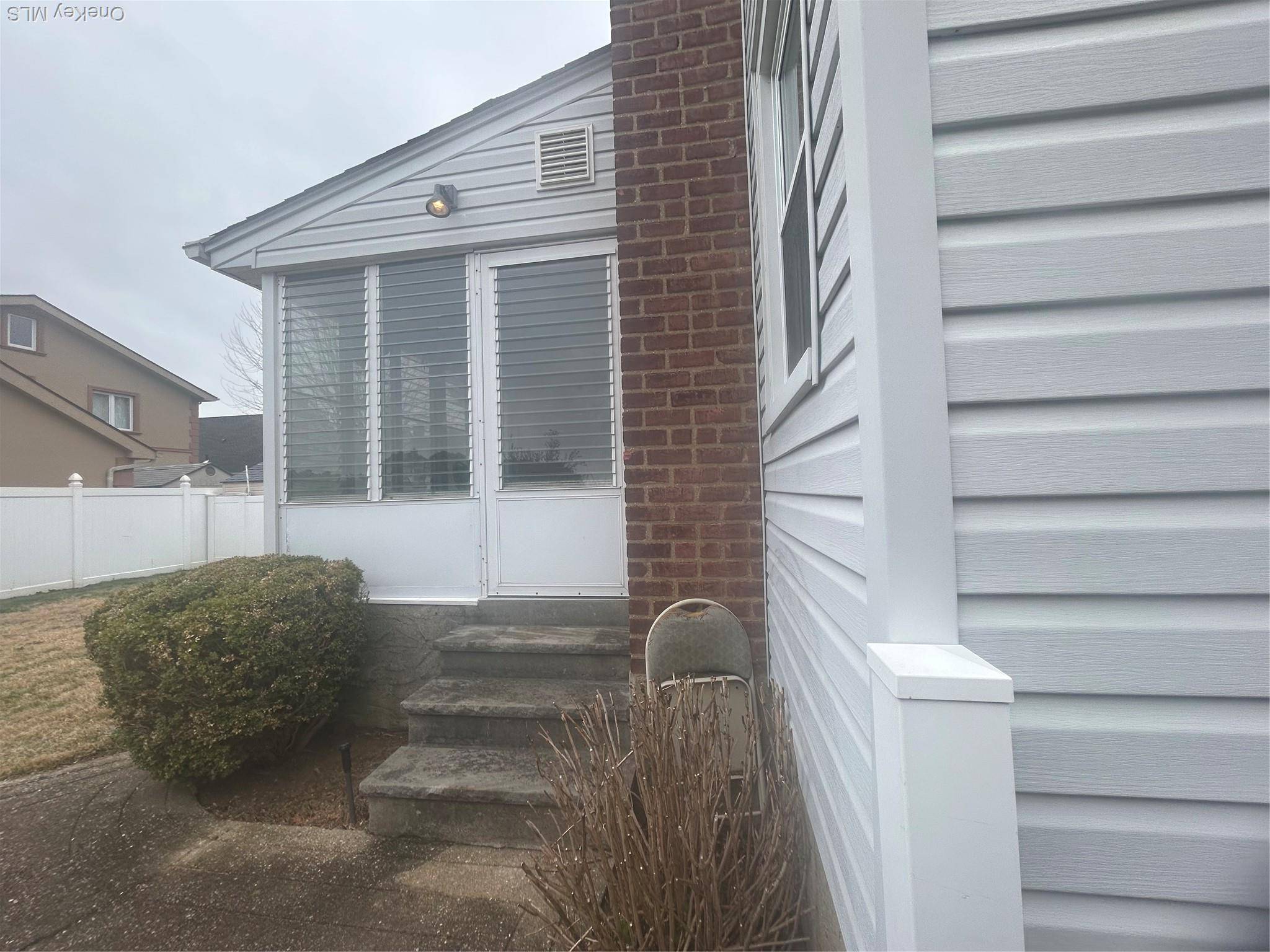 4 Bedroom Home for Sale in New Hyde Park - New York - USA - 4