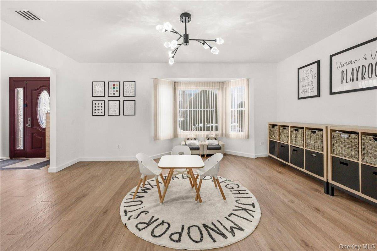 Casa com 4 Quartos à Venda em New Hyde Park - Nova Iorque - EUA - 8