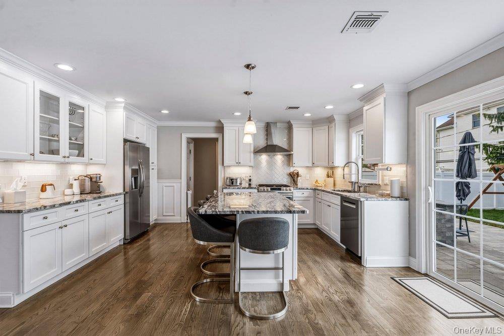 Hogar con 4 Dormitorios en Venta en Plainview - Nueva York - EE. UU. - 6