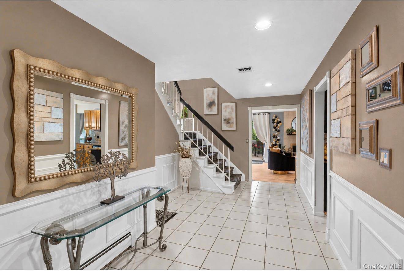 Hogar con 4 Dormitorios en Venta en Plainview - Nueva York - EE. UU. - 5