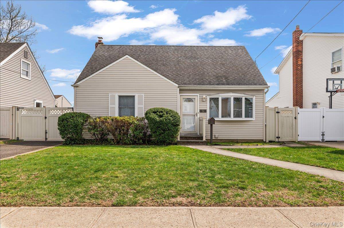 Hogar con 4 Dormitorios en Venta en Plainview - Nueva York - EE. UU. - 1