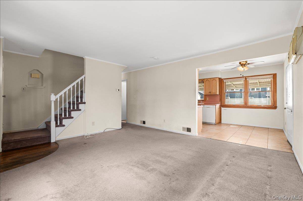 Hogar con 4 Dormitorios en Venta en Plainview - Nueva York - EE. UU. - 6
