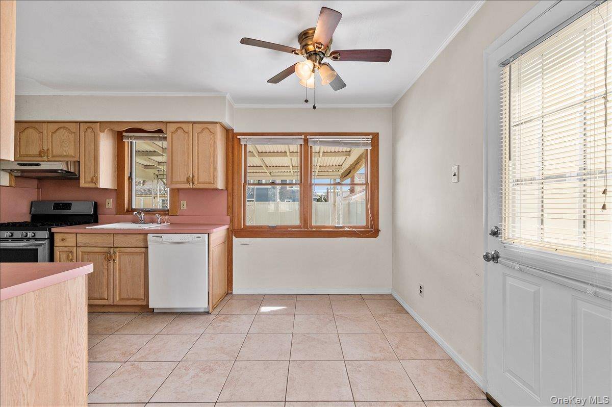 Hogar con 4 Dormitorios en Venta en Plainview - Nueva York - EE. UU. - 7
