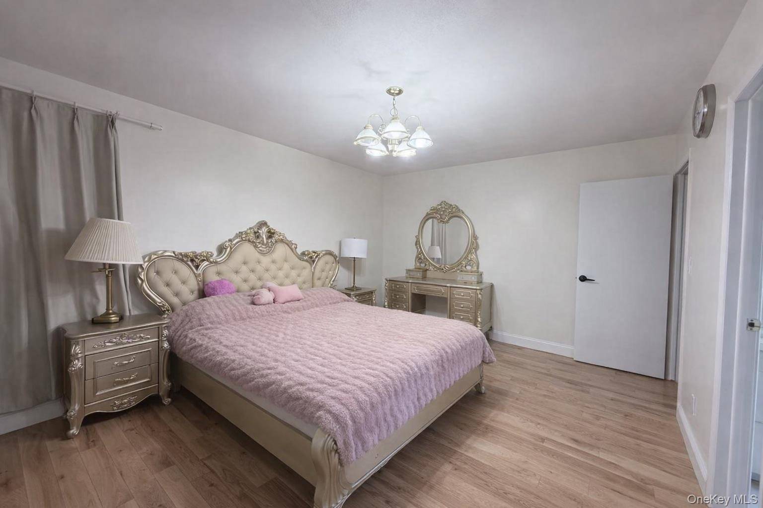 Hogar con 4 Dormitorios en Venta en Plainview - Nueva York - EE. UU. - 5