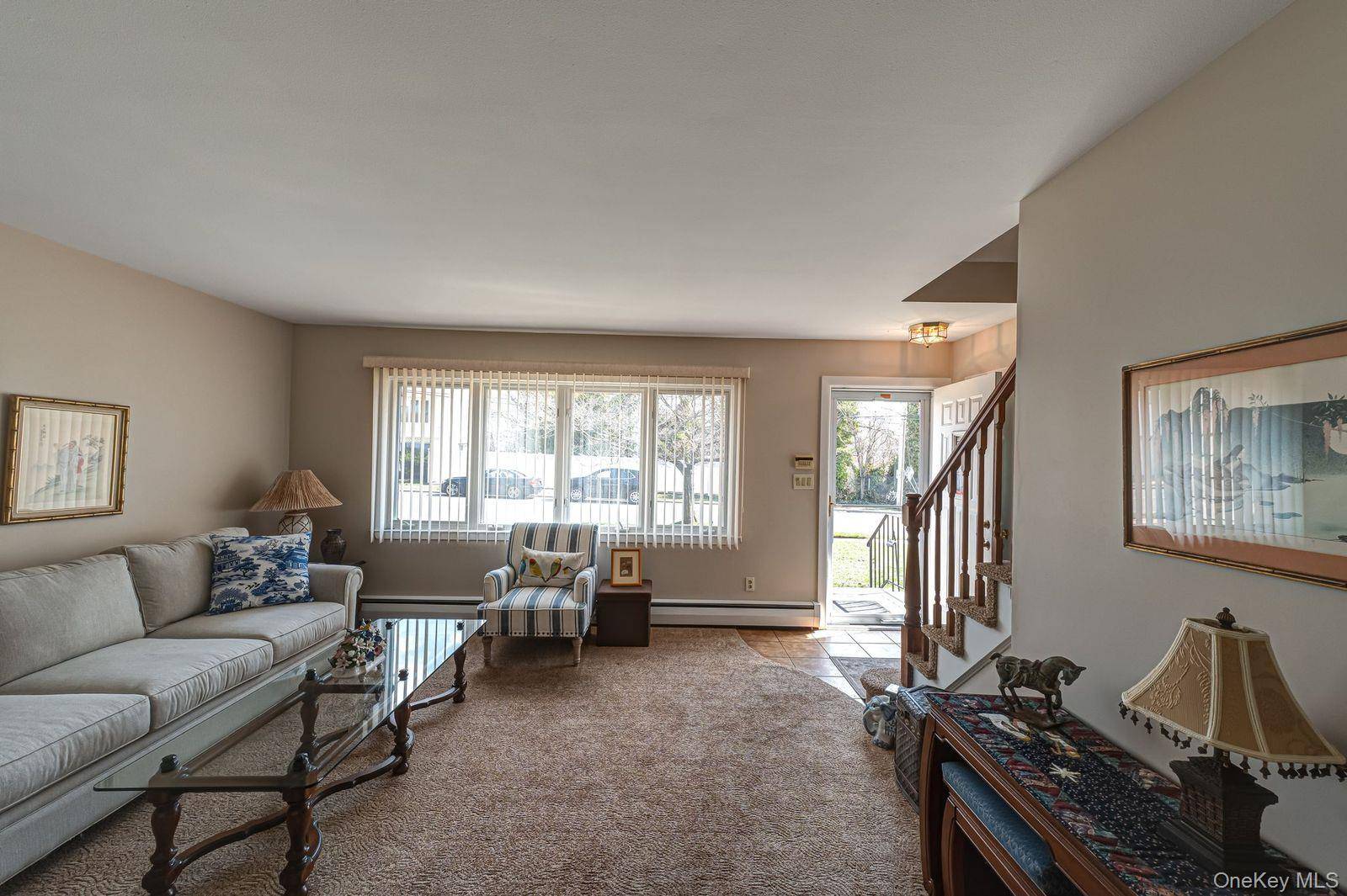 Hogar con 4 Dormitorios en Venta en Plainview - Nueva York - EE. UU. - 3