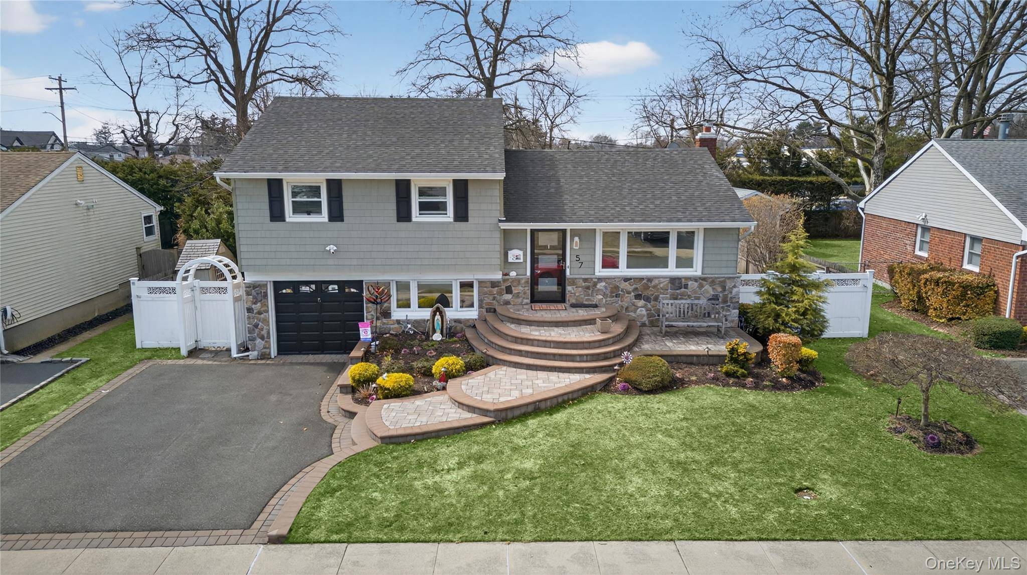 Hogar con 4 Dormitorios en Venta en Plainview - Nueva York - EE. UU. - 4