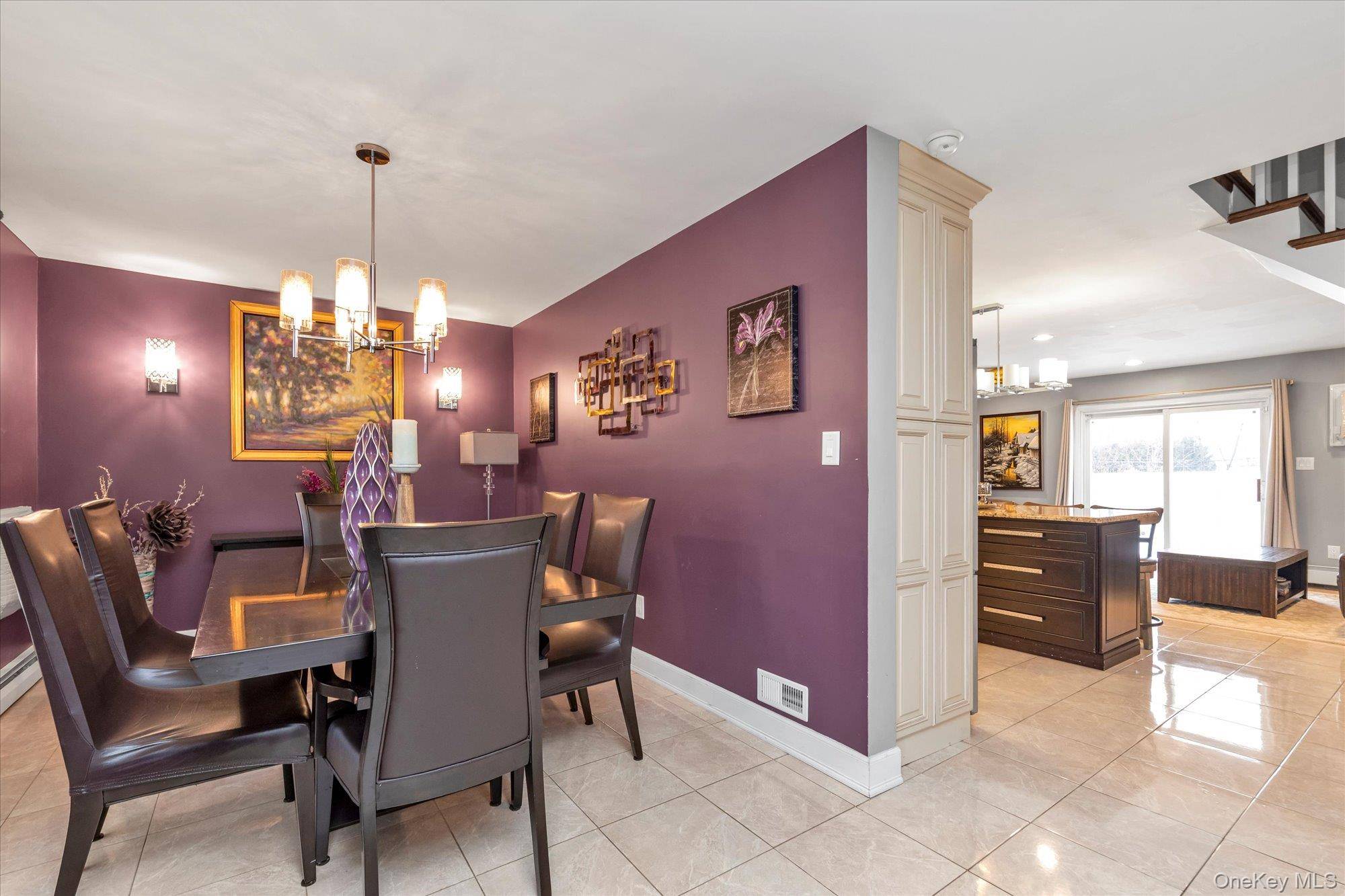 Hogar con 4 Dormitorios en Venta en Plainview - Nueva York - EE. UU. - 4
