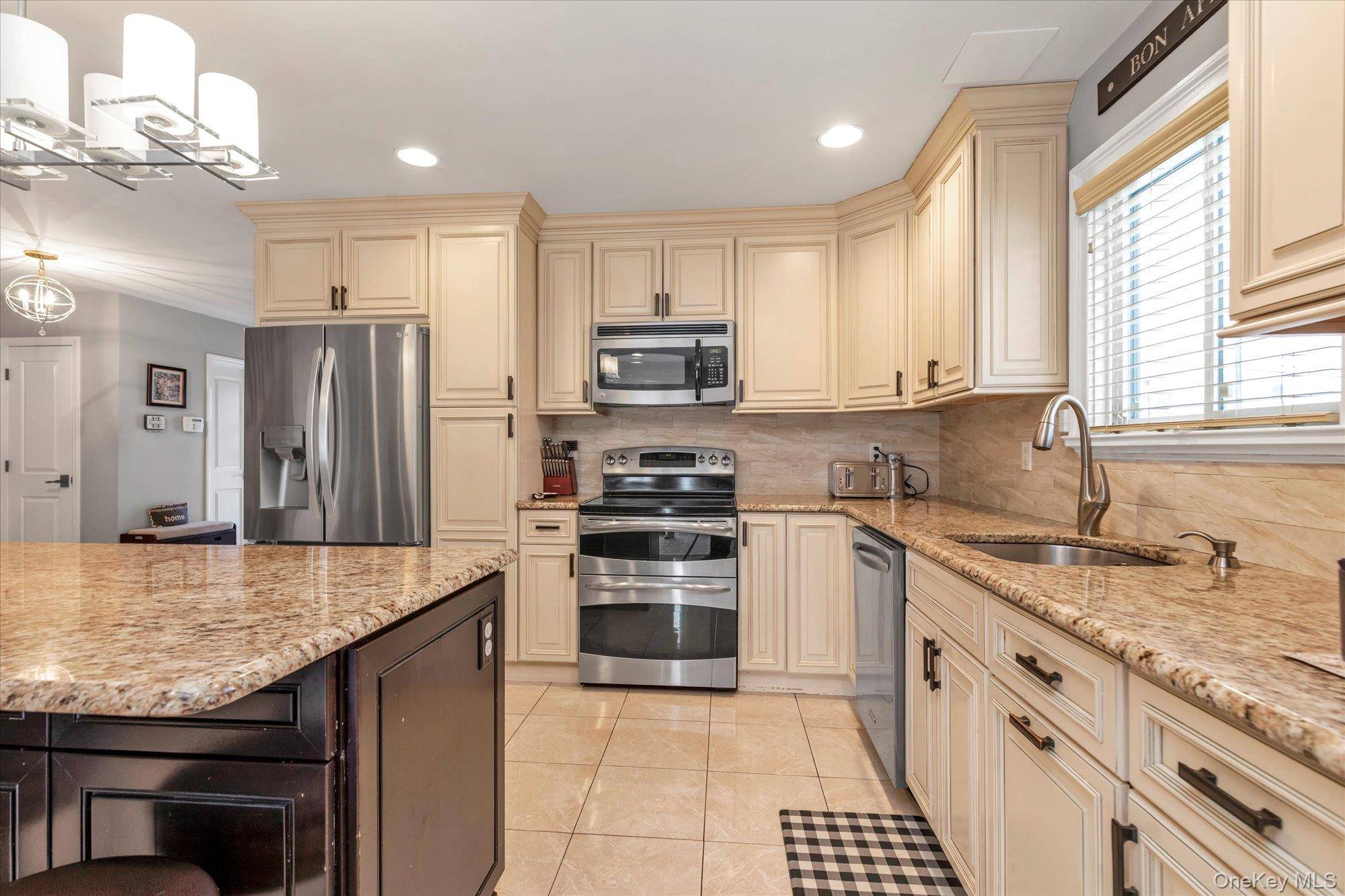 Hogar con 4 Dormitorios en Venta en Plainview - Nueva York - EE. UU. - 6
