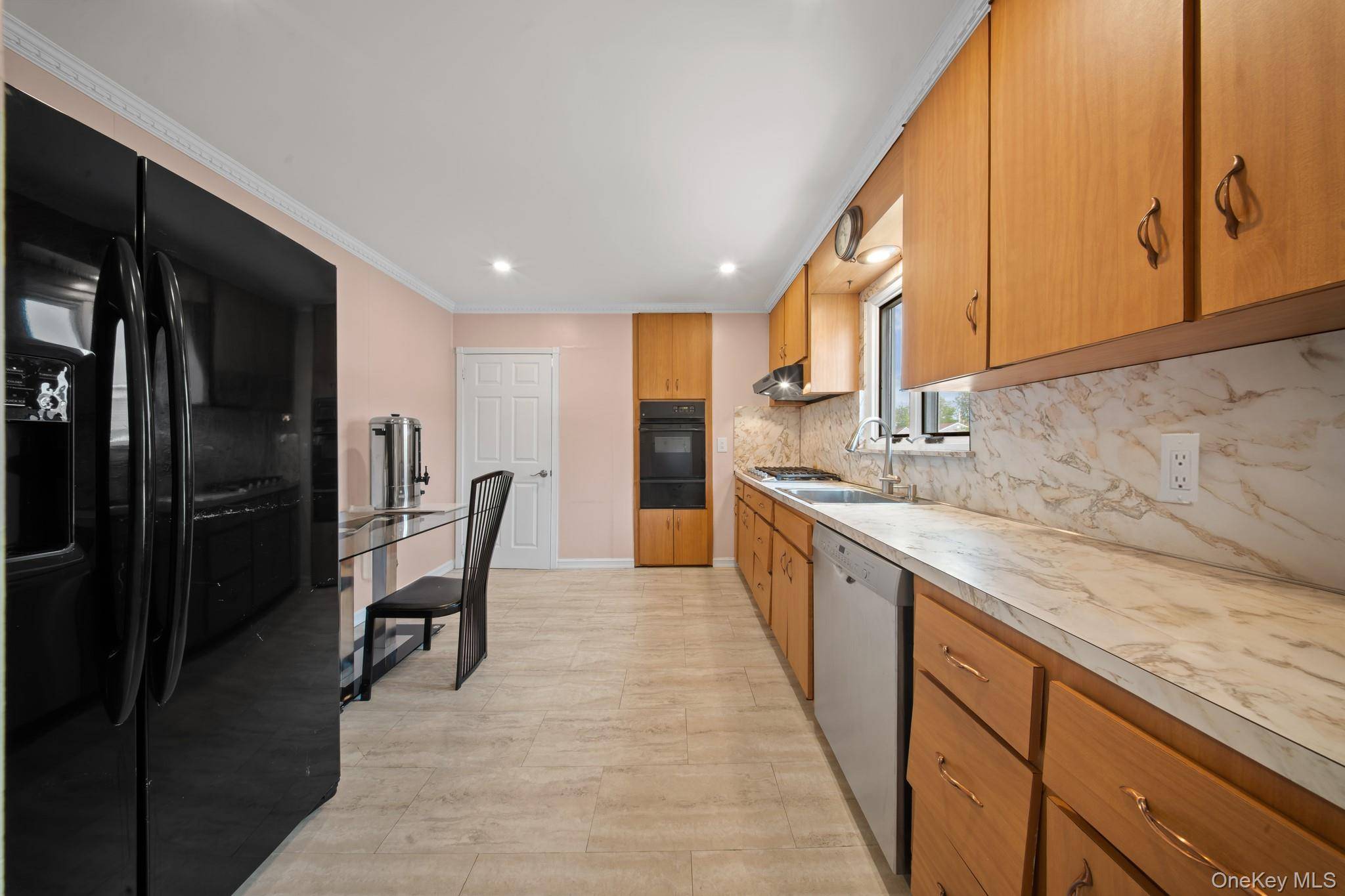 Hogar con 4 Dormitorios en Venta en Plainview - Nueva York - EE. UU. - 5