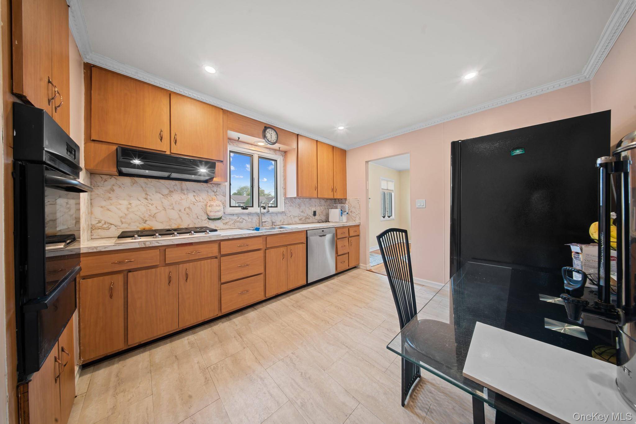 Hogar con 4 Dormitorios en Venta en Plainview - Nueva York - EE. UU. - 6