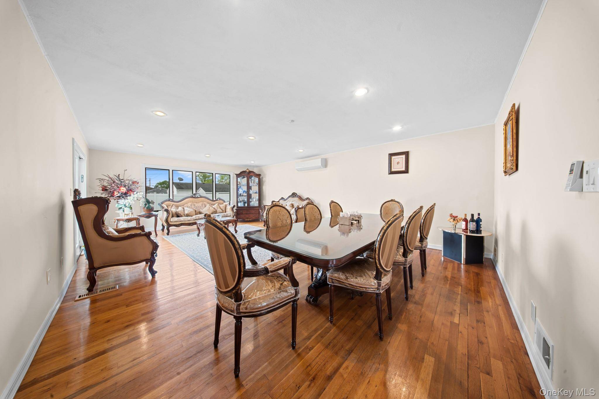 Hogar con 4 Dormitorios en Venta en Plainview - Nueva York - EE. UU. - 8