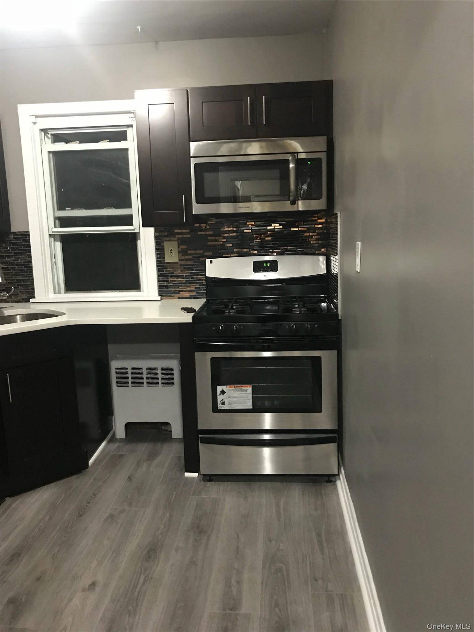 4 Bedroom Home for Sale in Queens Village - New York - USA - 7