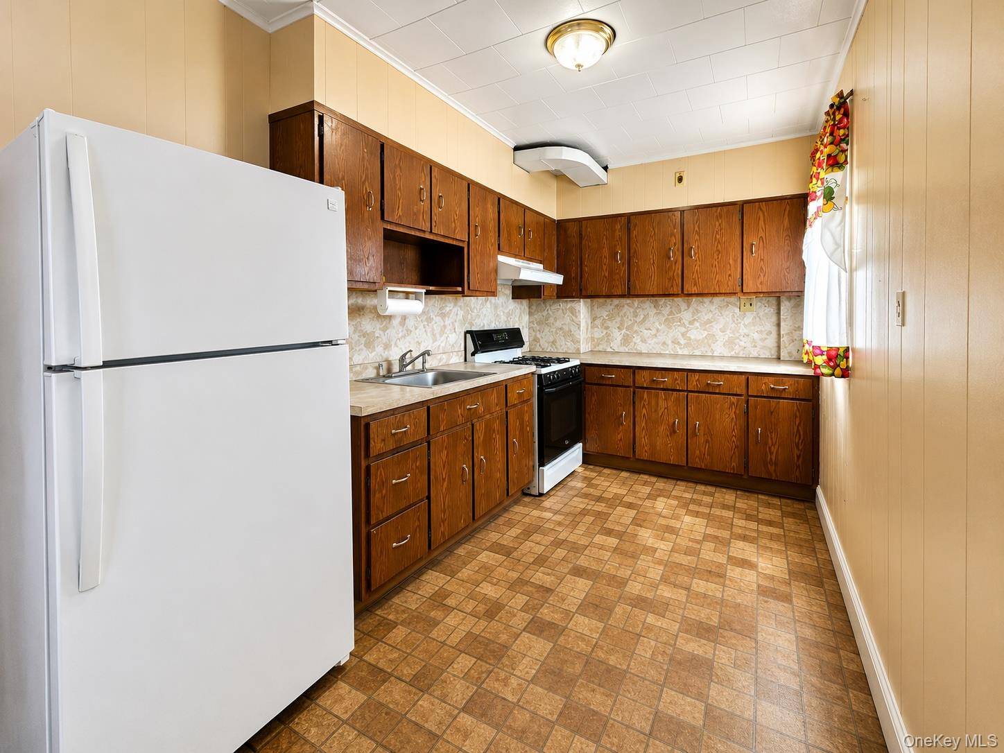 4 Bedroom Home for Sale in Queens Village - New York - USA - 3