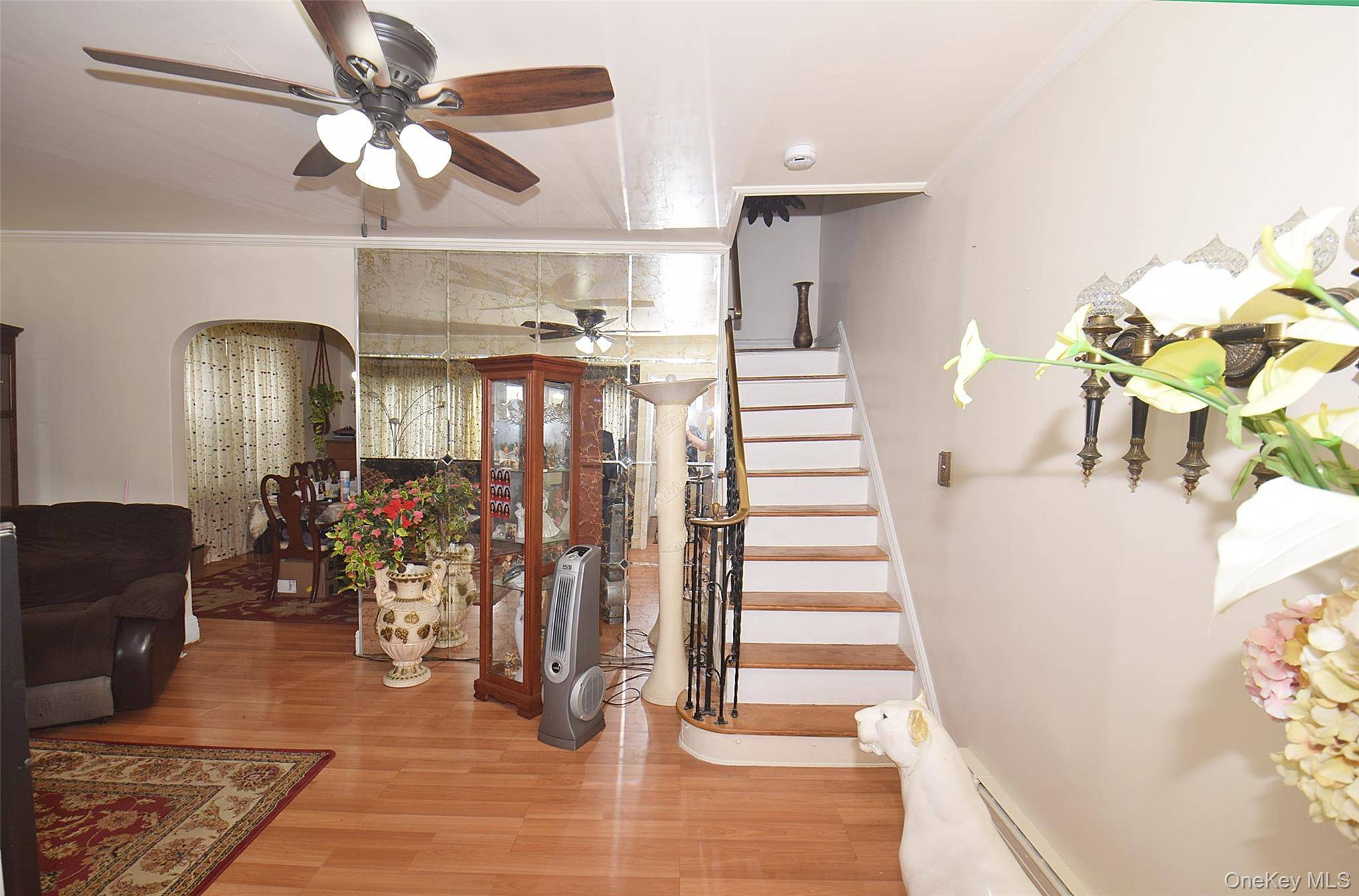 4 Bedroom Home for Sale in Queens Village - New York - USA - 3