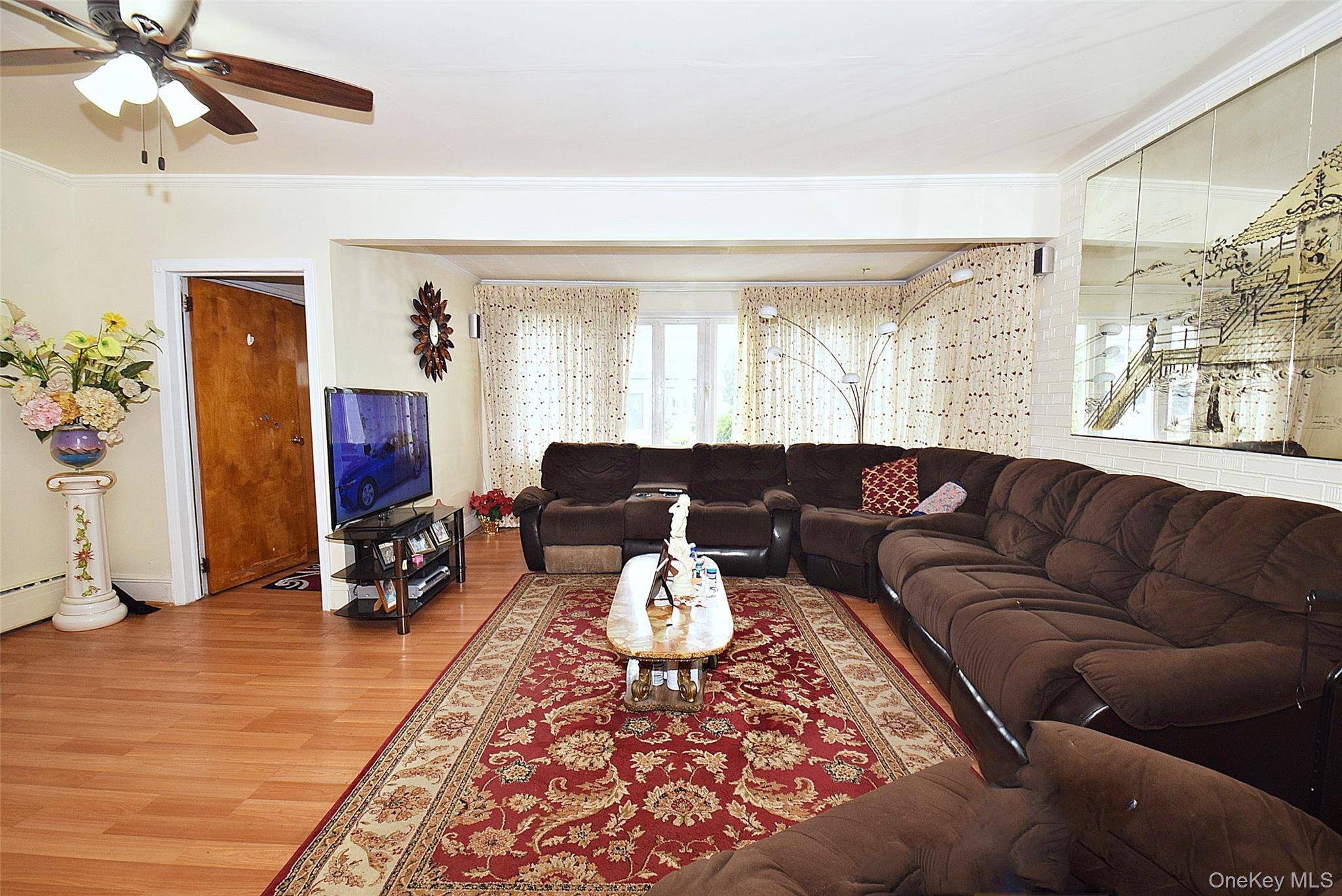4 Bedroom Home for Sale in Queens Village - New York - USA - 4